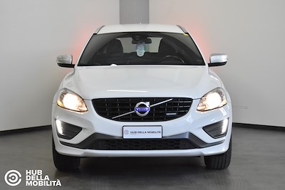 VOLVO XC60 D3 R-design Momentum